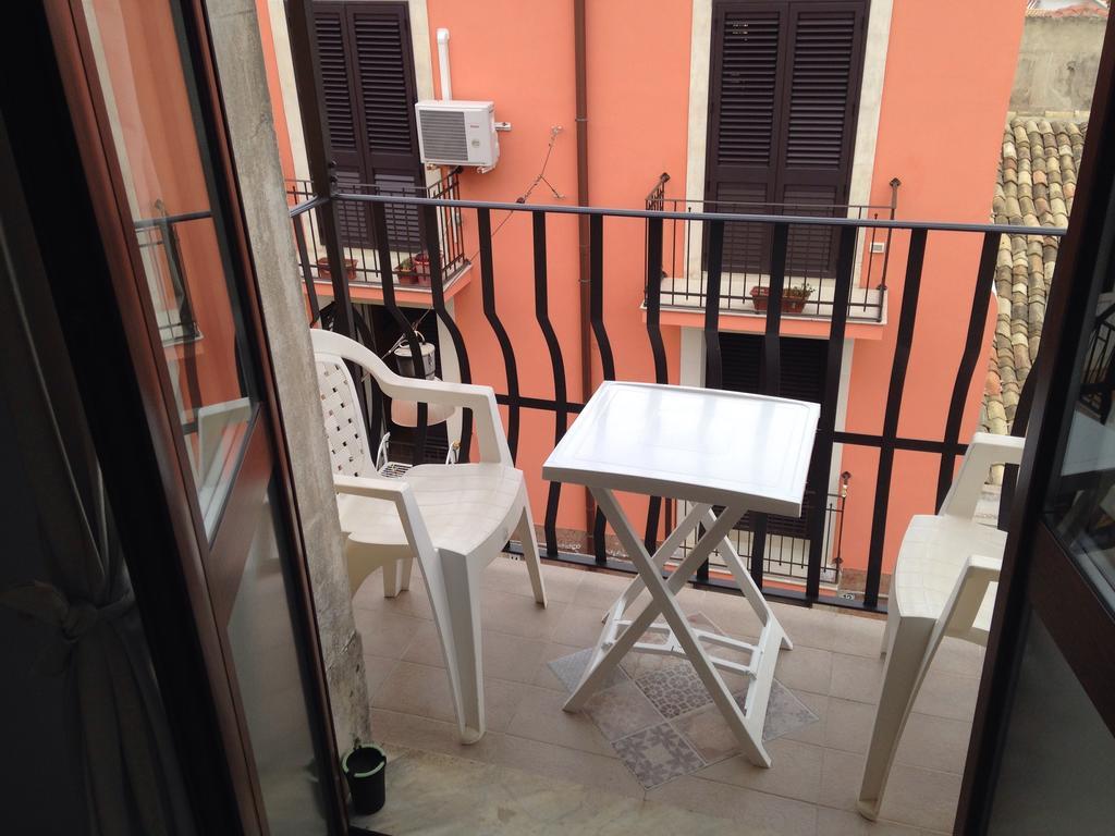 Eder Bed & Breakfast Syracuse ภายนอก รูปภาพ